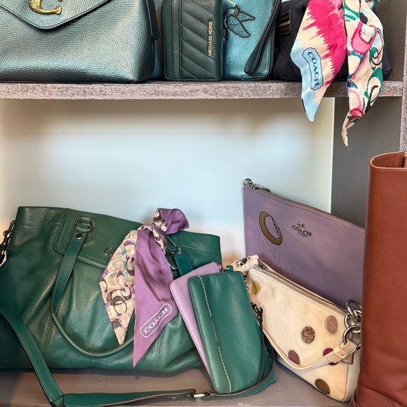 Coach Large Lavender Wristlet with Moon Design - Picture 4 of 4